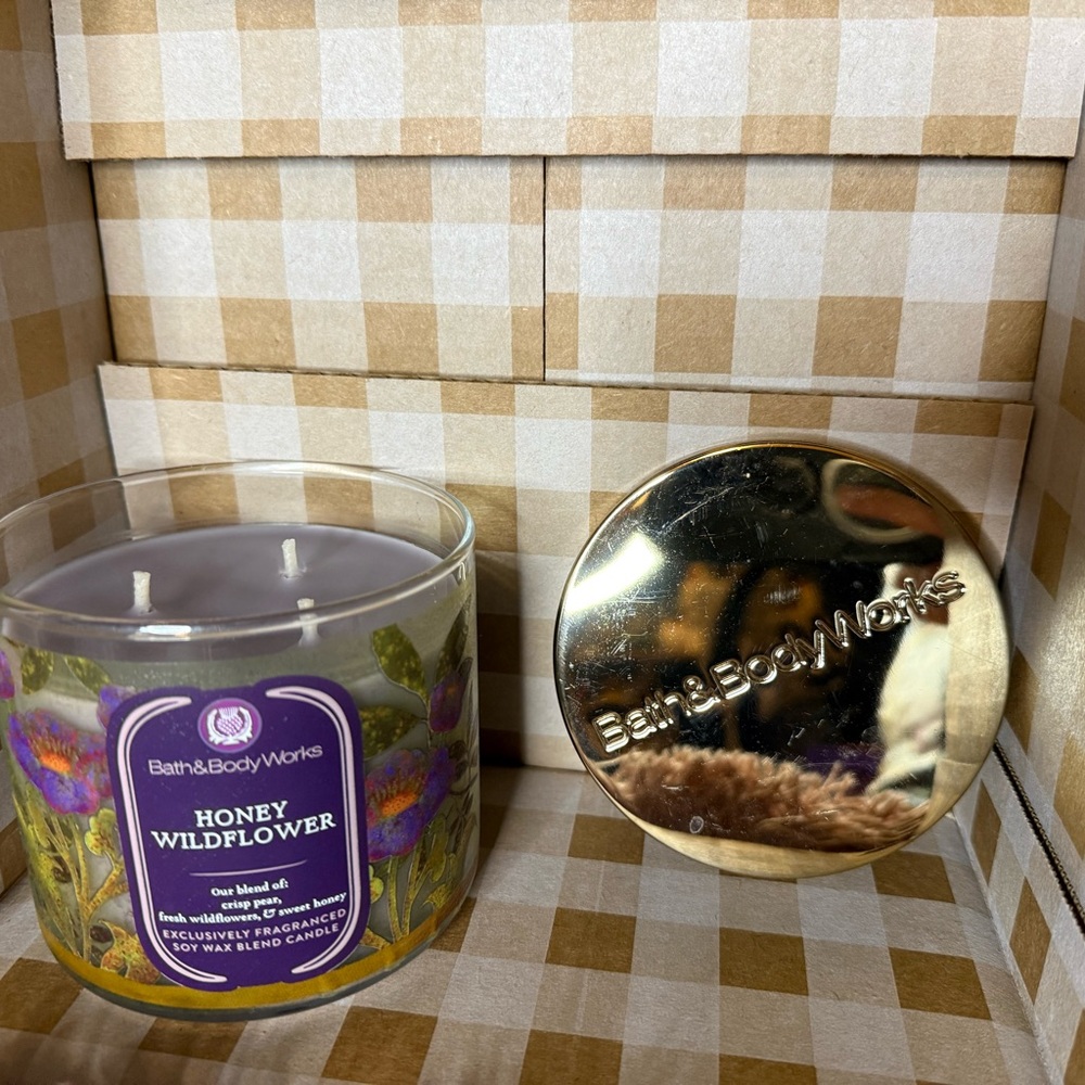 Bath & Body Works Honey Wildflower Candle - Lavender and Gold